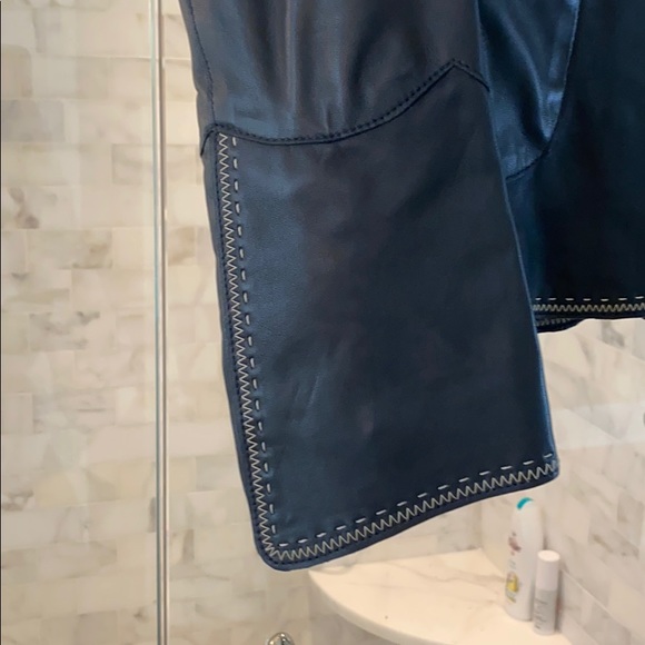 Boutique black leather jacket. Fits like a size 12 - Picture 3 of 8